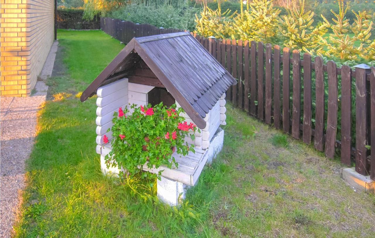 Cozy Apartment In Nowe Warpno With Wifi Екстер'єр фото