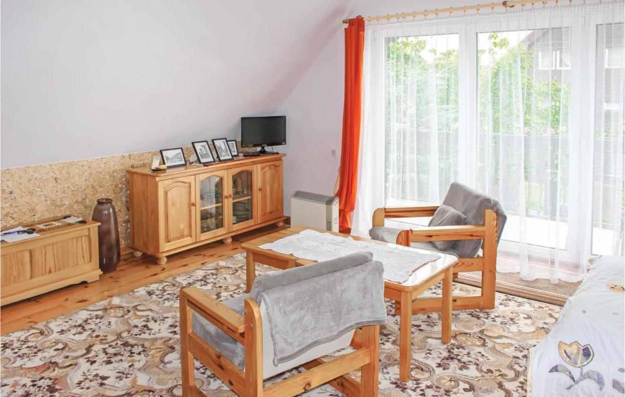 Cozy Apartment In Nowe Warpno With Wifi Екстер'єр фото